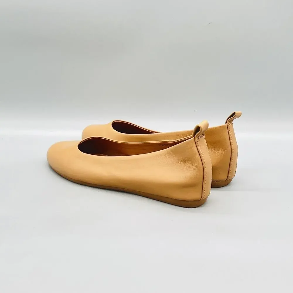 Andre Assous Shoes Womens 7.5 Beige Leather Featherweights Ballet Flats Slip On